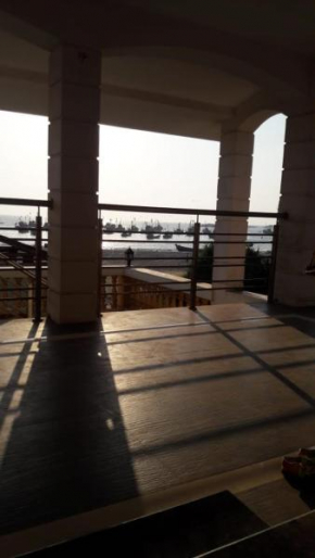Dinoos Sea View